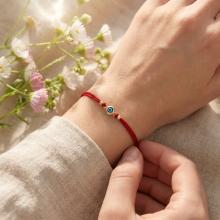 Гривна с червен конец и златен елемент синьо око BT41 Гривна с червен конец и златен елемент синьо око BT41