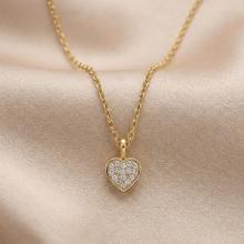 Златно колие Сърце с диаманти