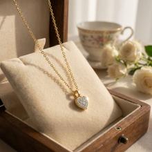 Златно колие Сърце с диаманти