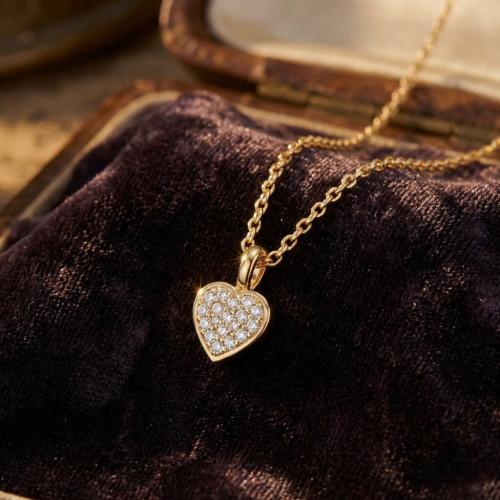 Златно колие Сърце с диаманти