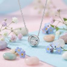 Златно колие с диамант