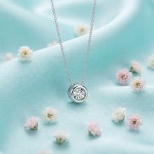 Златно колие с диамант