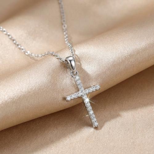 Златно колие Кръст с диаманти