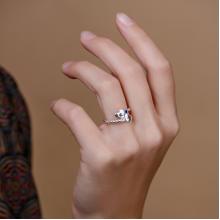 Сребърен Пръстен с гравирани инициали по избор със сърце и циркони