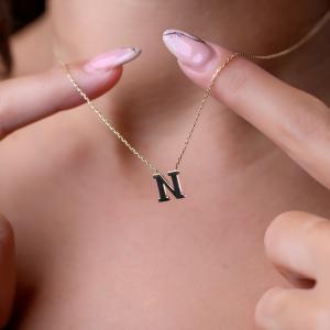 Златно колие с инициали